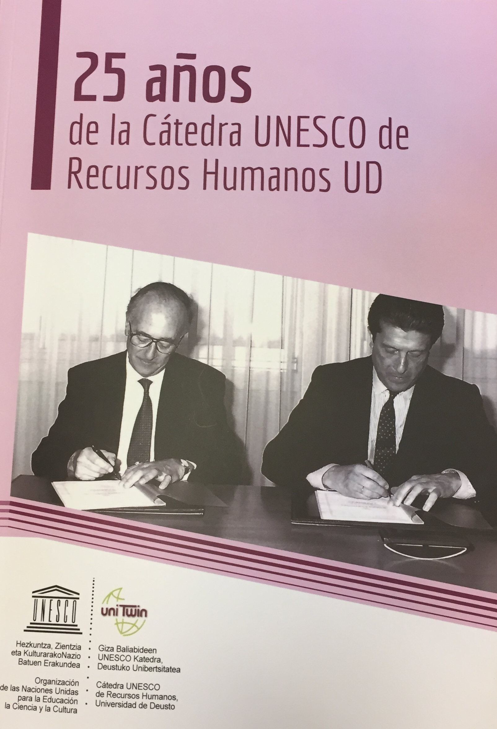 Imagen de portada del libro 25 años de la Cátedra UNESCO de Recursos Humanos UD