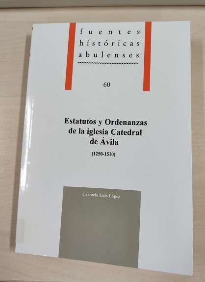 Imagen de portada del libro Estatutos y ordenanzas de la iglesia catedral de Ávila