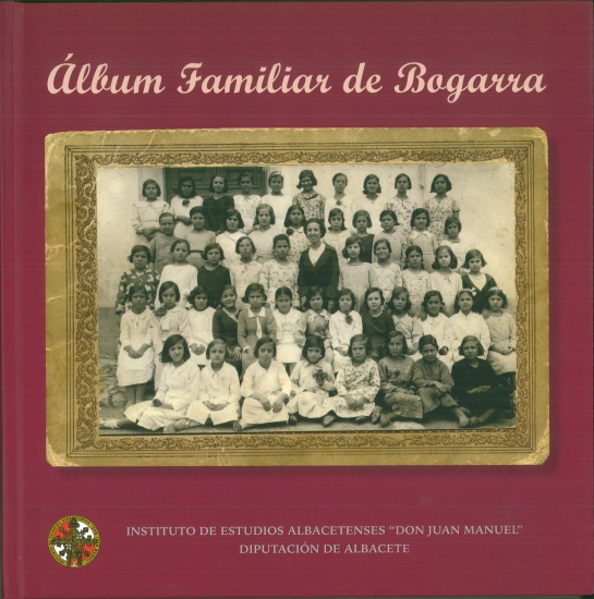Imagen de portada del libro Álbum familiar de Bogarra